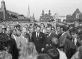 Генеральный секретарь ЦК КПСС Михаил Горбачёв и президент США Рональд Рейган на Красной площади. Москва. Май 1988