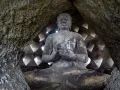 Статуя будды Вайрочаны. Святилище Боробудур (Центральная Ява, Индонезия). Конец 8 – начало 9 вв.