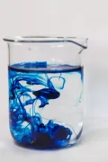 Растворение метиленового синего в воде