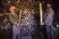 Талибы (признаны террористической организацией и запрещены в РФ) на оружейном складе. Майданшахр (Афганистан). Февраль 1995