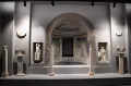 Реконструкция античного нимфея. Экспозиция выставки «Pompeii and Santorini. Eternity in a Day» в Папских конюшнях, Рим. 2019