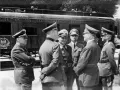 Делегация Германии на переговорах в Компьенском лесу. Слева направо: Иоахим фон Риббентроп, Герман Геринг, Рудольф Гесс, Адольф Гитлер, Вальтер фон Браухич. 22 июня 1940