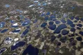 Термокарстовые озёра на Западно-Сибирской равнине близ посёлка Уренгой (Ямало-Ненецкий округ, Россия)