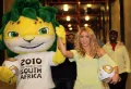 Шакира – исполнительница официальной песни Девятнадцатого чемпионата мира по футболу  «Это время Африки» («Time for Africa»). 2010