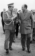 Президент Судана Джафар Нимейри (слева) с президентом Египта Анваром Садатом во время официального визита в Египет. 1974