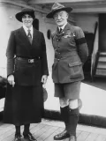 Роберт Баден-Пауэлл с женой Олав Баден-Пауэлл. Ок. 1925
