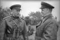 Командующий 1-м Белорусским фронтом маршал Константин Рокоссовский и маршал Георгий Жуков. Польша. 1944
