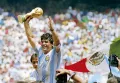 Диего Марадона празднует победу сборной Аргентины на чемпионате мира по футболу. Мехико. 1986