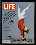 Журнал Life. 14 May 1965. Обложка с автографом Патти Макги (2013). Национальный музей американской истории, Смитсоновский институт, Вашингтон