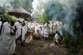 Эфиопия. Участники религиозного праздника Мескел
