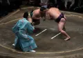 Гёдзи в качестве рефери на ринге. Токио. 2016