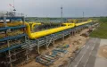 Сети надземных трубопроводов сырьевого и товарного газа на эстакадах Амурского газоперерабатывающего завода