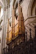 Роспись на трубах органа кафедрального собора Дарема (Великобритания).