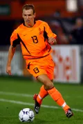 Арьен Роббен на отборочном турнире к чемпионату Европы по футболу. Стадион «Фейенорд», Роттердам (Нидерланды). 2003