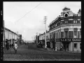 Спасская улица в Вятке, вид с восточной стороны на перекрёстке Николаевской улицы в направлении реки. 1900–1905
