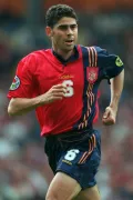 Фернандо Йерро в игре 1/4 финала чемпионата Европы по футболу между сборными Испании и Англии. Лондон. 1996