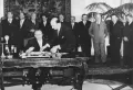 Председатель Совета министров ГДР Отто Гротеволь подписывает Варшавский договор о дружбе, сотрудничестве и взаимной помощи