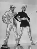 Модели демонстрируют одежду на Неделе моды в Париже. Дизайнер Пьер Карден. 1968