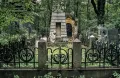 Захоронение семьи Фульда на Введенском кладбище в Москве. Не ранее 1885. Фирма «Георгий Лист»