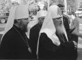 Патриарх Алексий II (справа) и митрополит Смоленский и Калининградский Кирилл во время визита в США