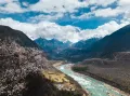 Река Брахмапутра в восточных отрогах Гималаев (Китай)