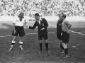 Капитаны сборных Германии и Австрии перед матчем за 3-е место. Стадион «Джорджо Аскарелли», Неаполь. 1934