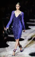 Модель женской одежды. Модный дом Gucci. Дизайнер Том Форд. Коллекция осень/зима 2004–2005