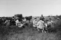 Русские офицеры завтракают на привале у деревни Сяогинертунь. 1904. Фото: Сергей Корсаков