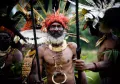 Чимбу. Мужчина в головном уборе из орлиных перьев. Маунт-Хаген, провинция Уэстерн-Хайлендс, Папуа-Новая Гвинея. 2006