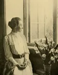 Филиппа Фосетт в своей комнате в Ньюнем-колледже. Кембридж. 1891
