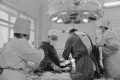 Хирург Виктор Савельев во время операции. Первая городская больница, Москва. 1988