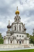 Церковь Троицы Живоначальной в усадьбе Троице-Лыково, Москва. 1694-1697