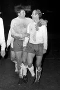 Гордон Бэнкс и Бобби Чарлтон на домашнем чемпионате Великобритании. Стадион «Уэмбли», Лондон. 1970